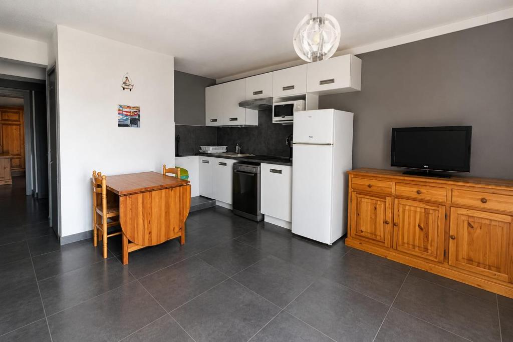 Attractive T2 bis through ideally located