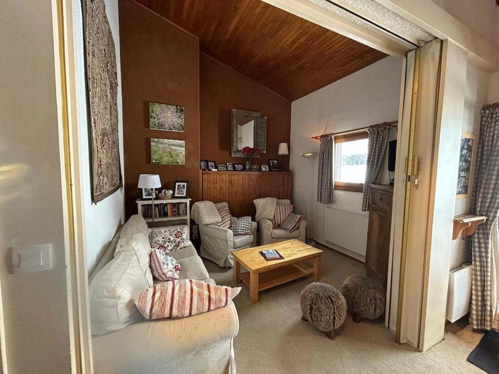 Ski-in Ski-out Apartment in Meribel Mottaret, Trois Vallees