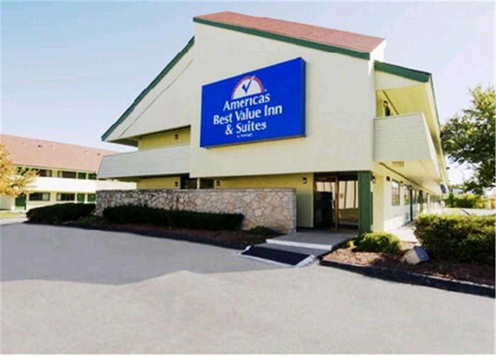 Сертификат, награда, вывеска или другой документ, выставленный в Americas Best Value Inn Kansas City East - Independence