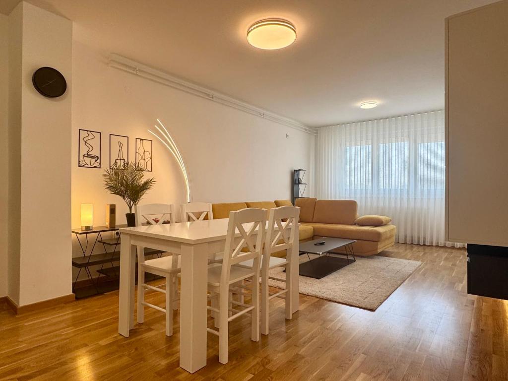 RiverSide Residence - Because you deserve it! - One-Bedroom Apartment