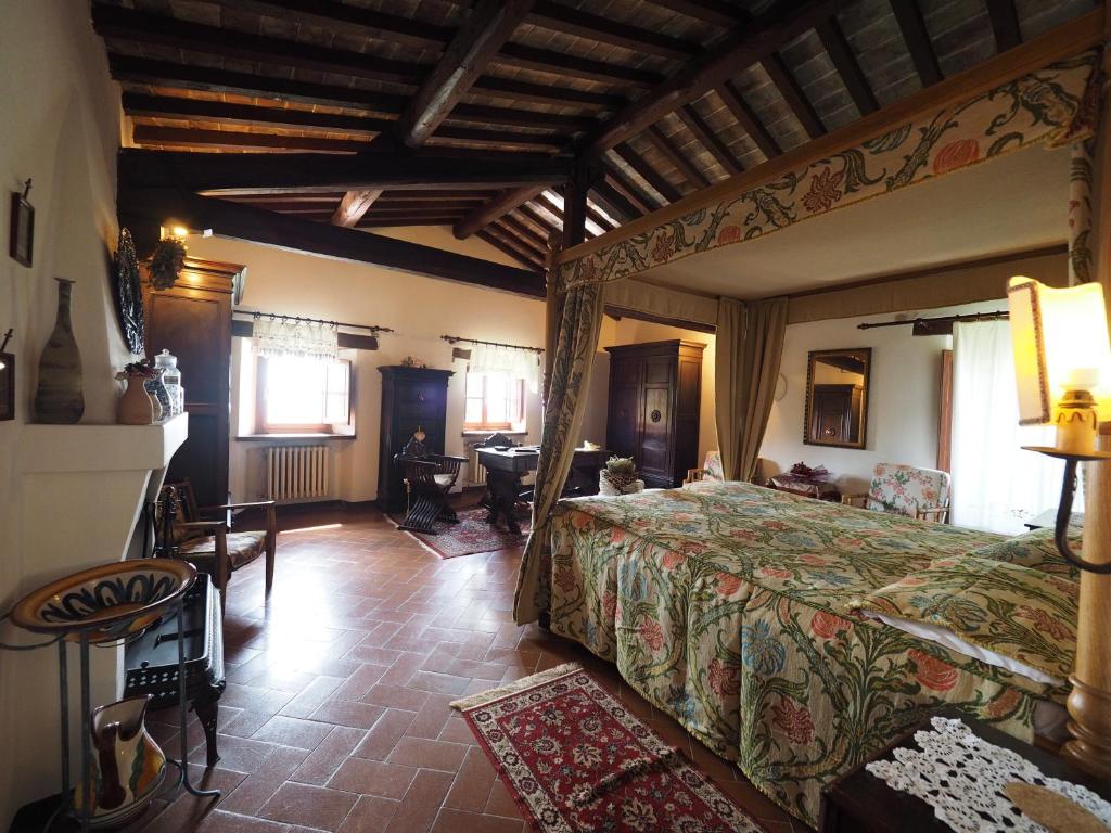 A bed or beds in a room at Sassi Bianchi