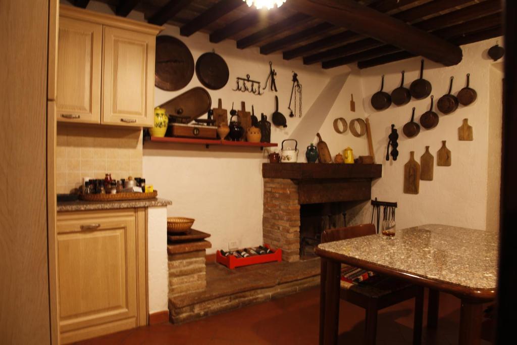 A kitchen or kitchenette at Sassi Bianchi