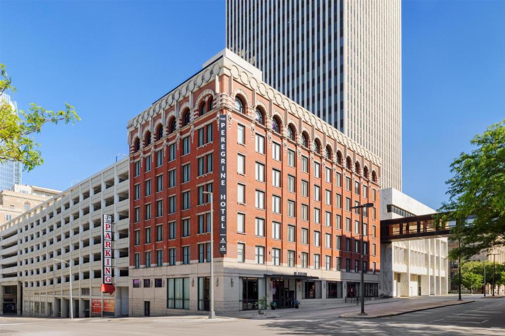 The Peregrine Omaha Downtown Curio Collection By Hilton, Omaha