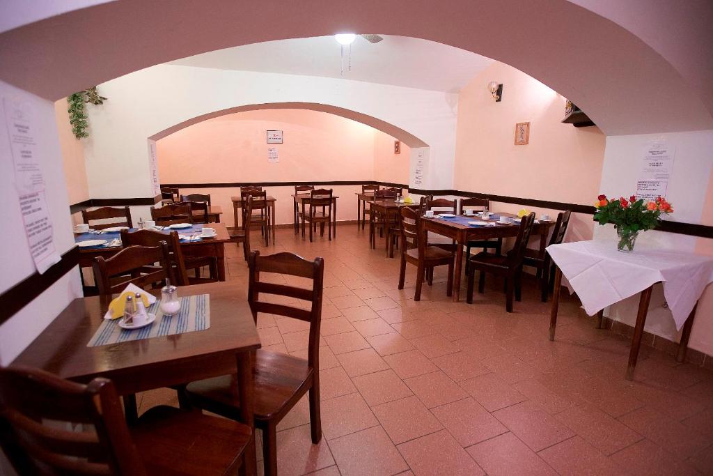 Restauracja lub miejsce do jedzenia w obiekcie Hotel Olga