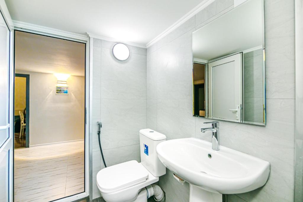 فضای داخلی IMPEX Apartment در باکو - تصویر ۳