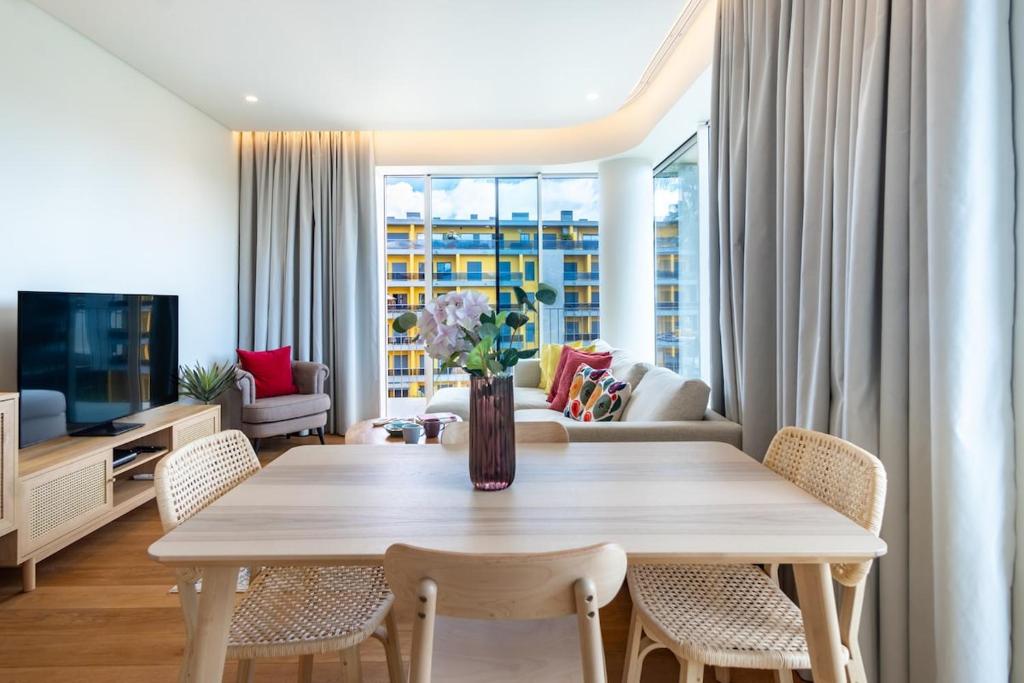 Horizon 304 1BR beachfront, pool