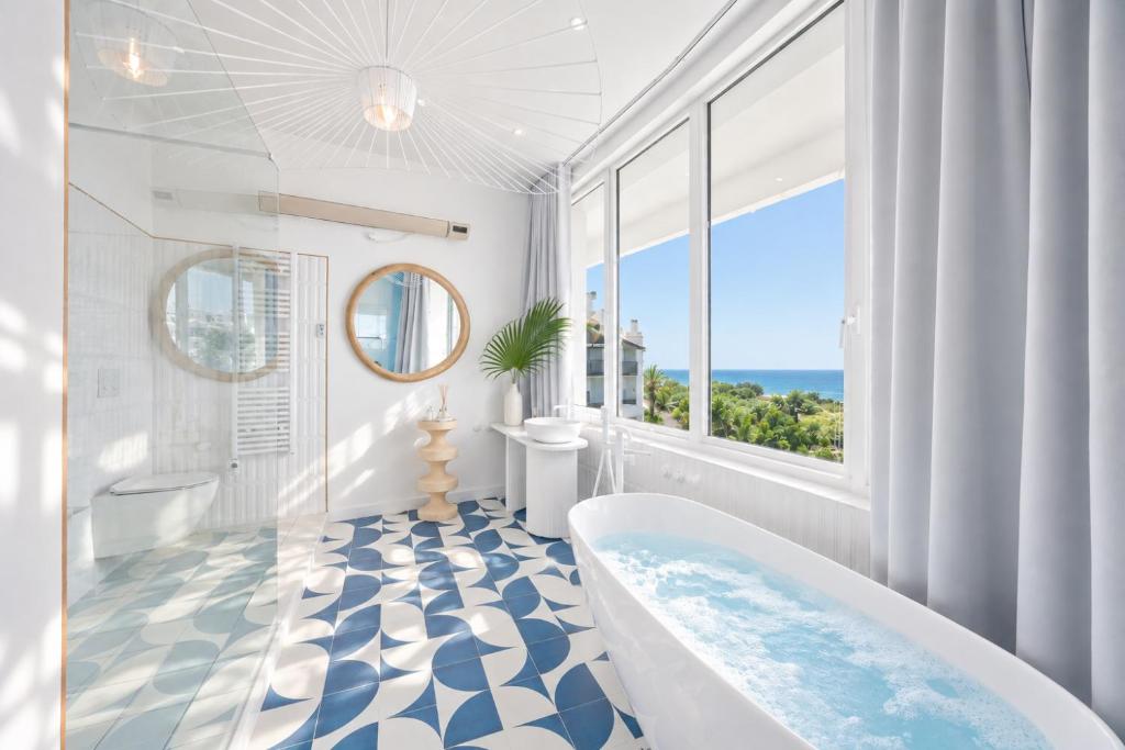 Ocean Apartment by ENDLESS SUN I modern comfort, sea view, wi-fi, parking, heating