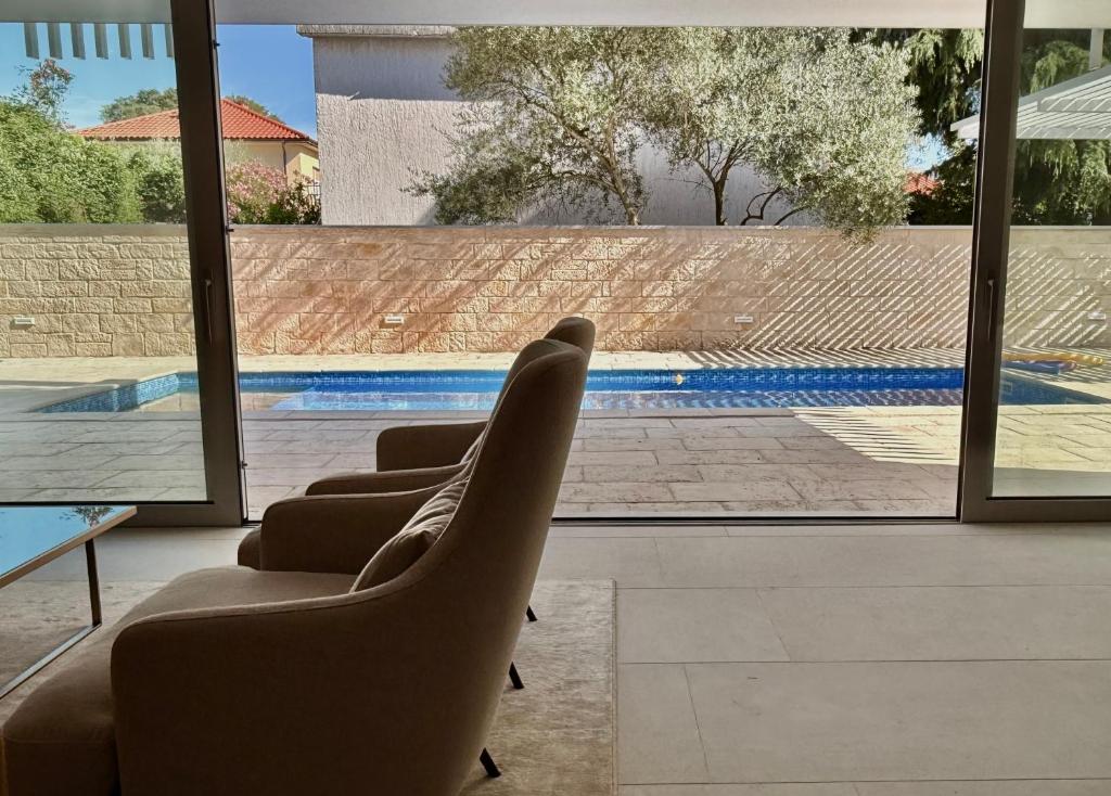 AUREA Residence with private pool and garden