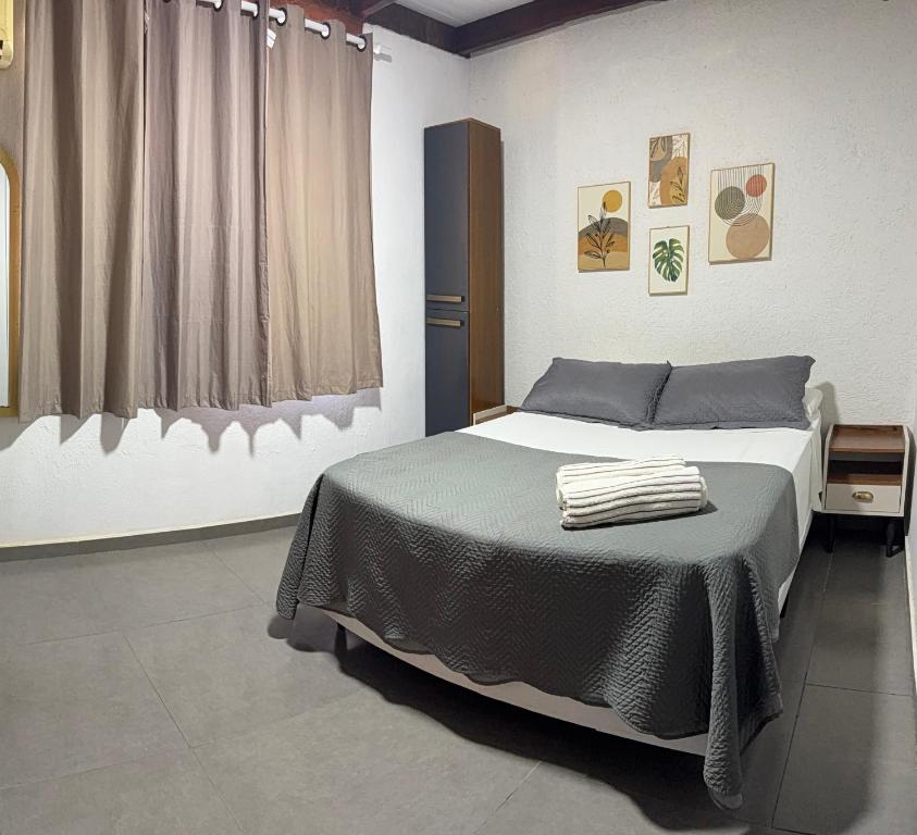 Suíte com decoração sofisticada