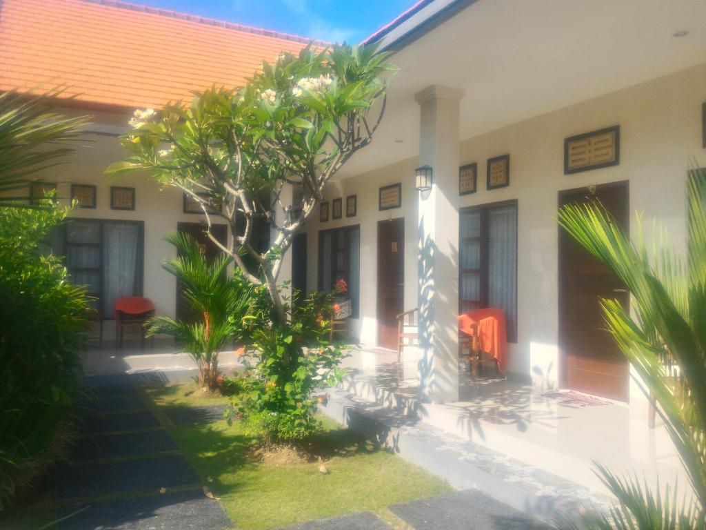 Purnama Guesthouse - 4