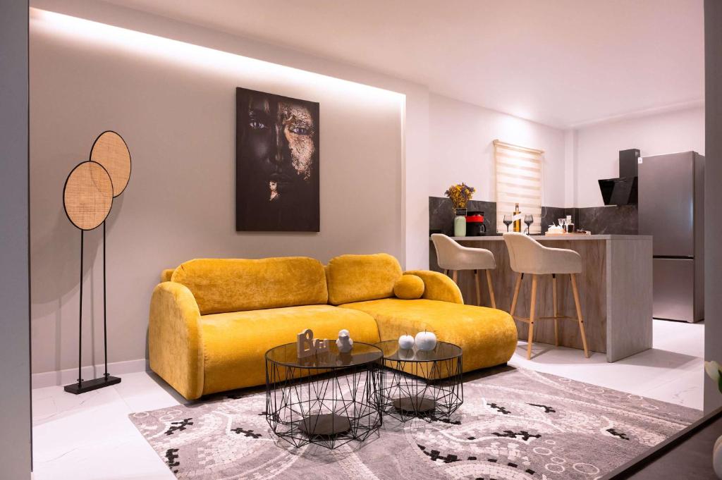 Light & Kozy Apartment - Central Patra Luxury Stay