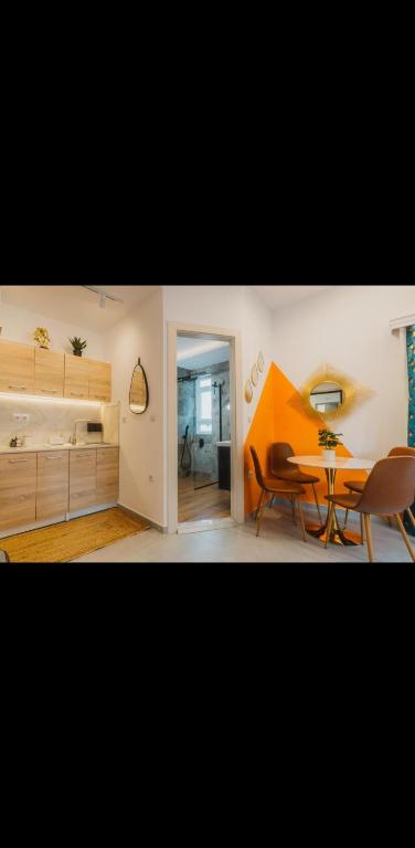 Calmio Athens 2