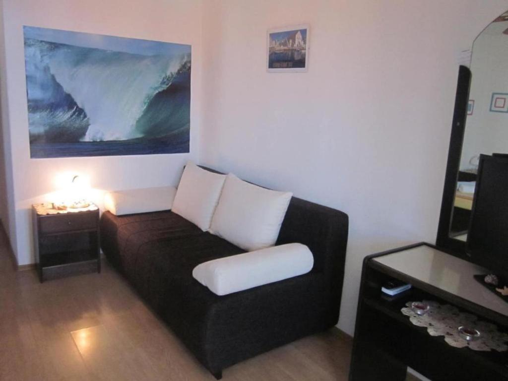 One-Bedroom Apartment with Terace with Sea View