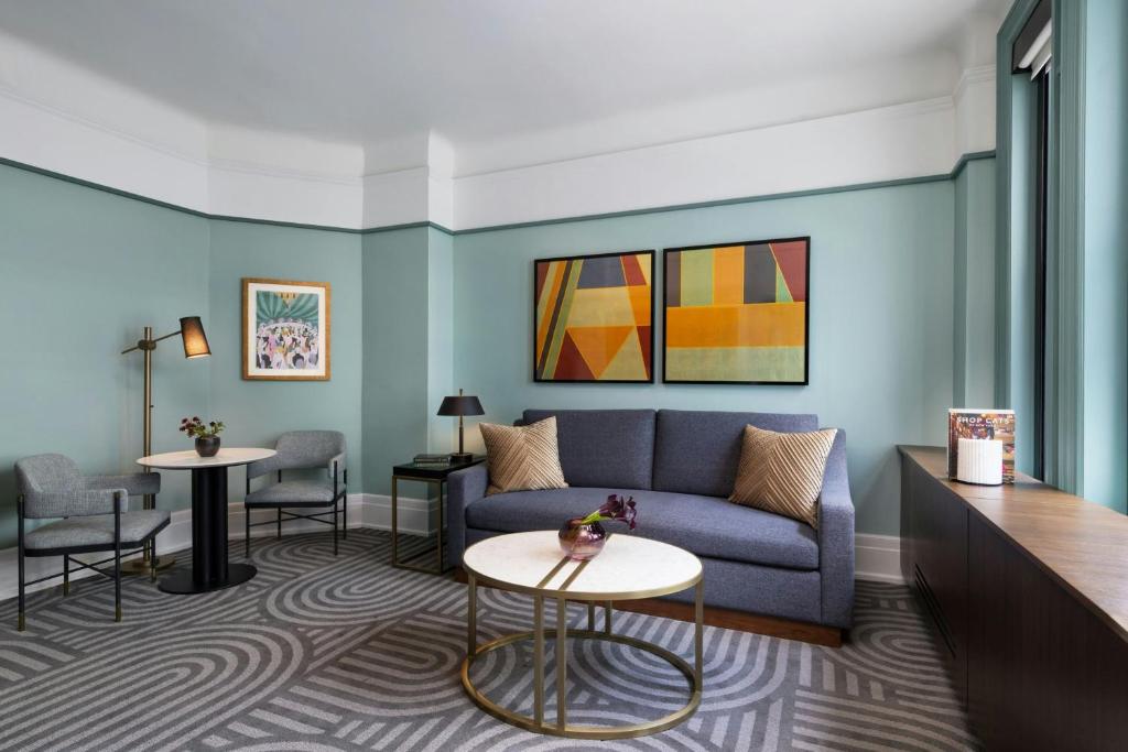 The Algonquin Hotel Times Square, Autograph Collection - 