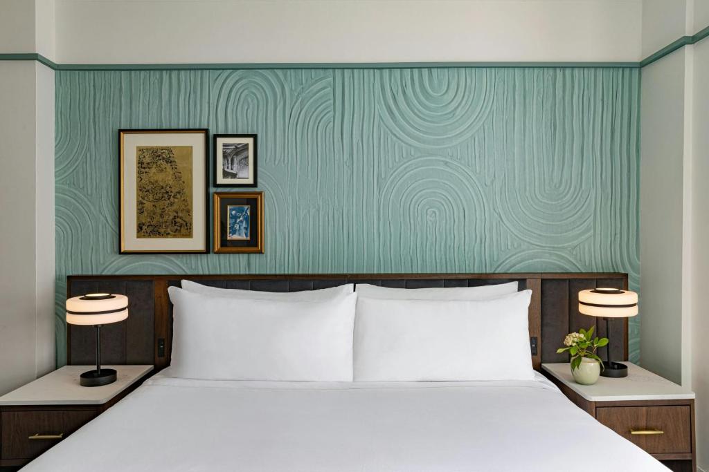 The Algonquin Hotel Times Square, Autograph Collection - 