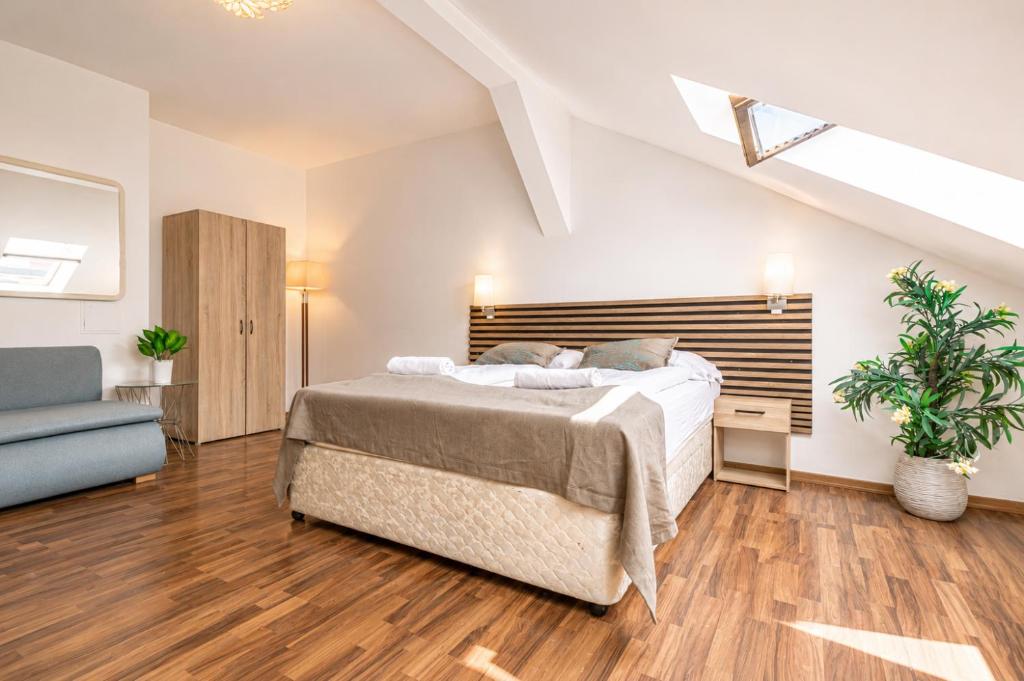 Spacious & Comfy private rooms in 3BR Shared Apt, Very Central in Vienna
