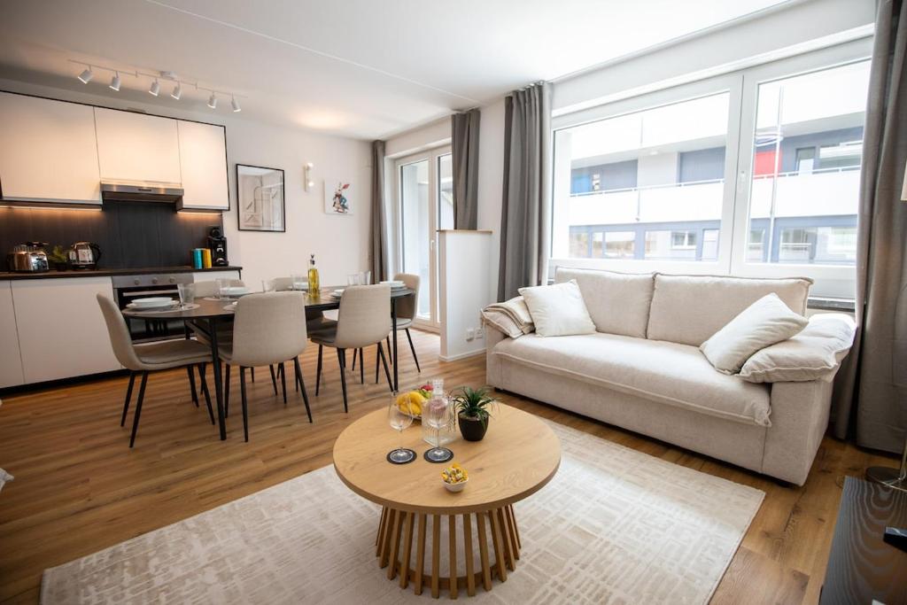 Bright Newly Renovated Apartment with Balcony - Special WHITE RABBIT 11 Apartment, Basel, up to 6 guests