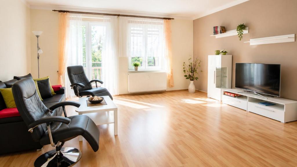 Ferienwohnung - 2 Schlafzimmer- Balkon und Parkplatz - Apartamento De Dos Dormitorios Con Balcón
