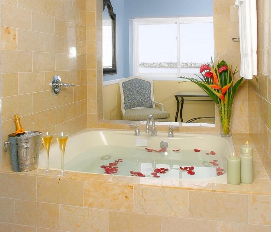 The Portofino Hotel & Marina, a Noble House Hotel - 