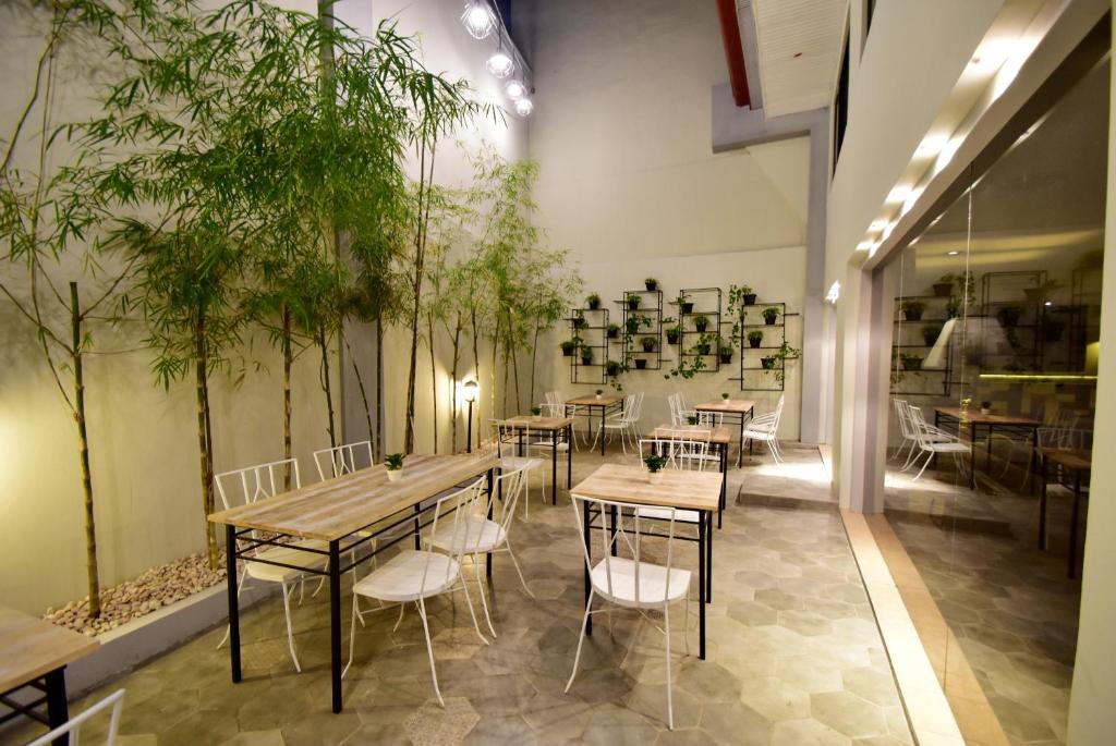 Restaurace v ubytování Almont City Hotel