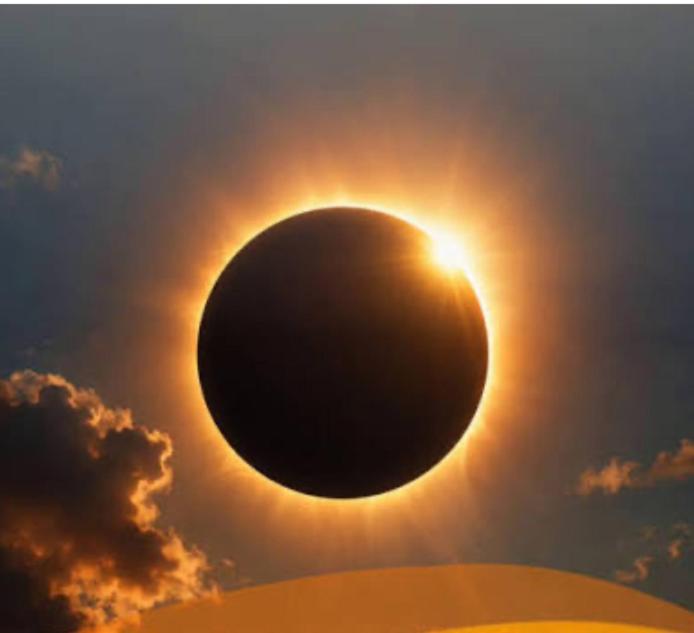 an eclipse with the sun in the sky at Panoramico Uno in Cuenca
