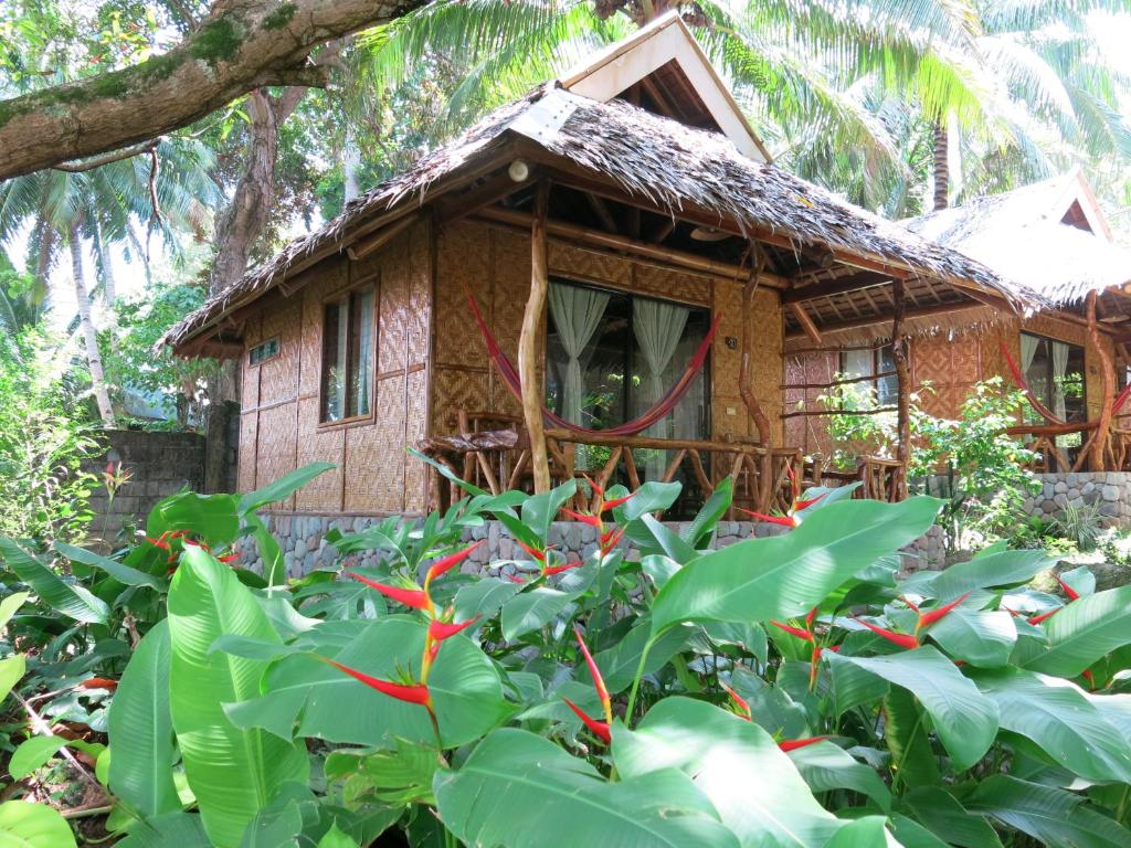 Zahrada ubytování Camiguin Volcan Beach Eco Retreat & Dive Resort