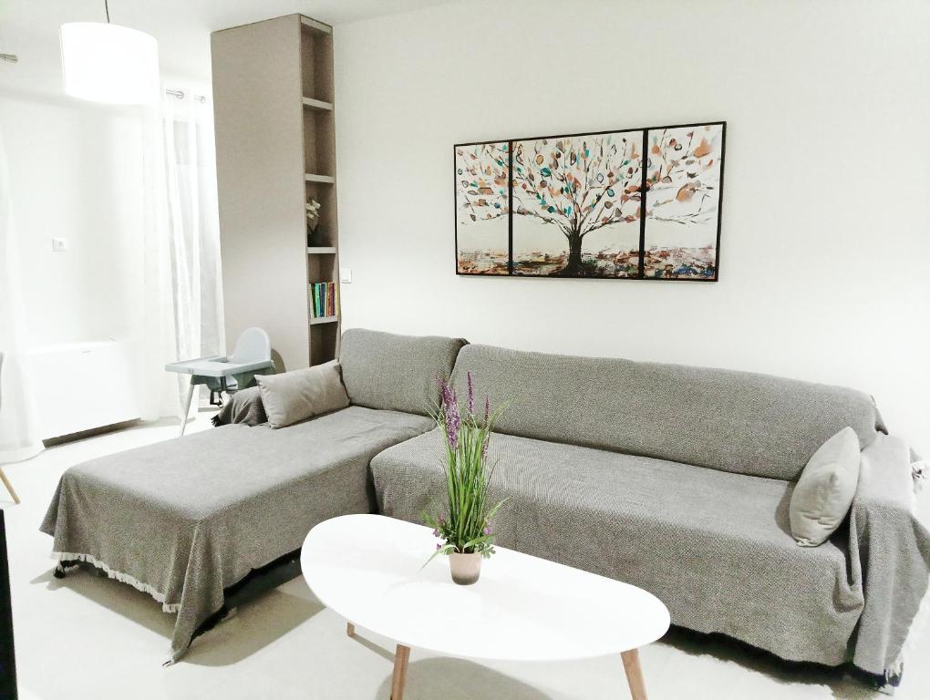 Pearl Suite Marousi -New Build- Private Parking