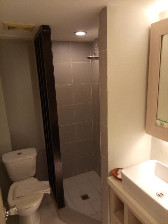 Koupelna v ubytování Almont City Hotel