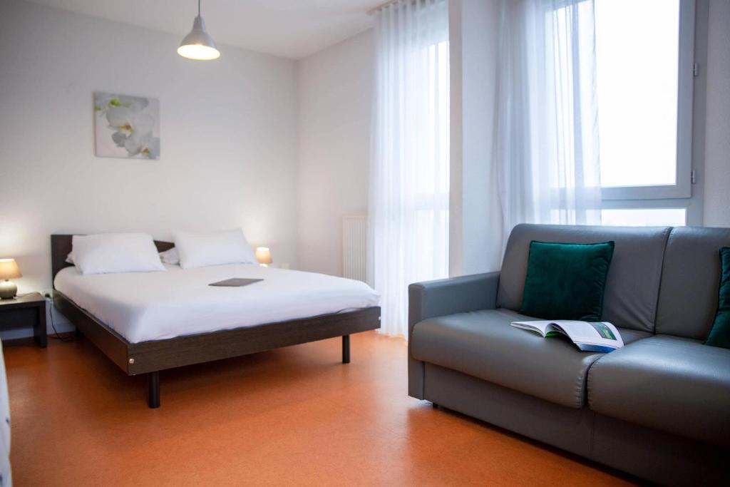 Zenitude Hôtel-Résidences Les Hauts Du Chazal - 