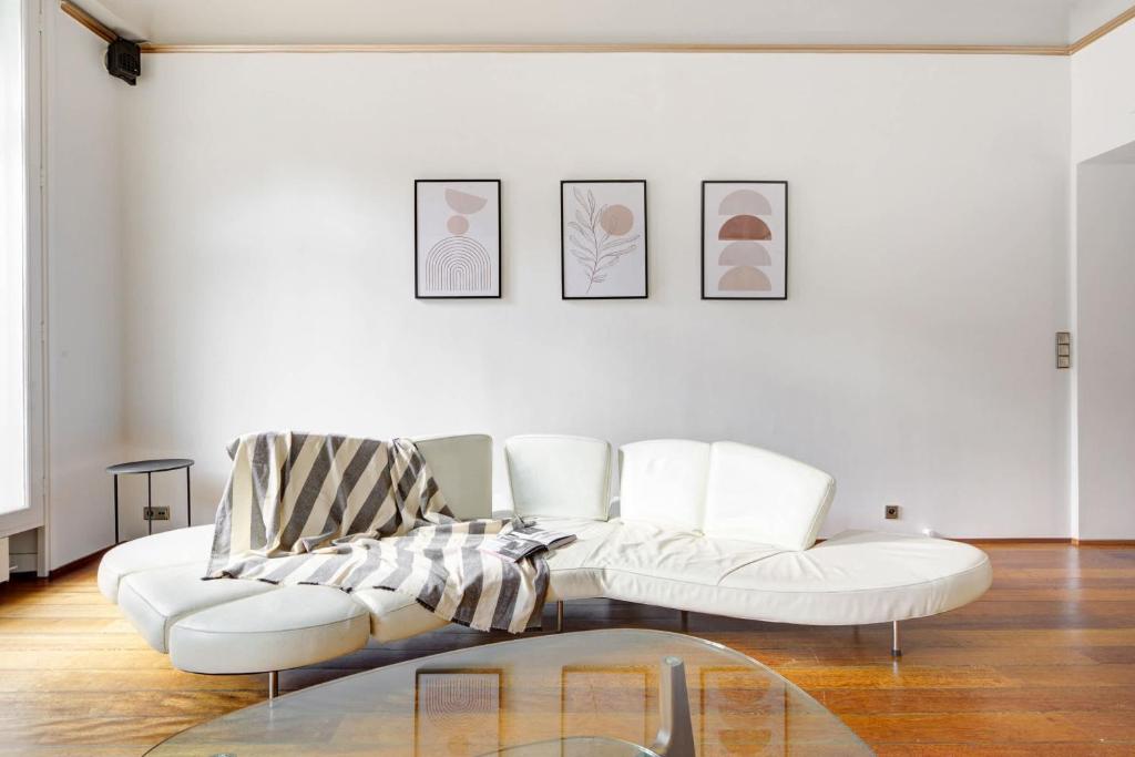 BnBNova - 3BR 2BA - Place de la Republique