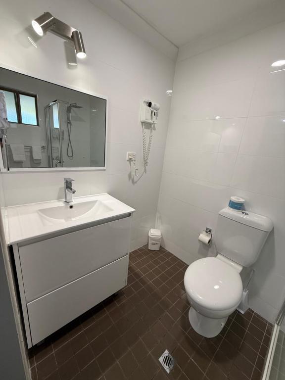 Coffs Shearwater Motel - Deluxe Double Room With Balcony