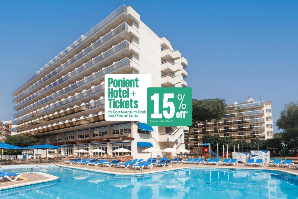 Piscina a Ponient Hotel-Aparthotel Marinada by PortAventura World - Available rates with tickets included o a prop