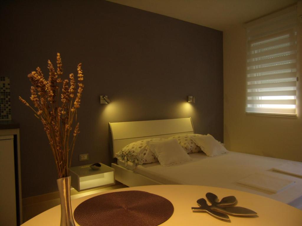 Postel nebo postele na pokoji v ubytování Studio Apartment Lavender