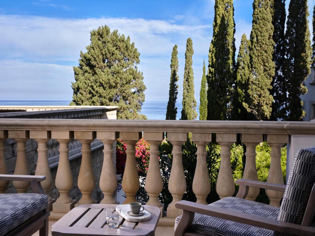 Anassa photo 3