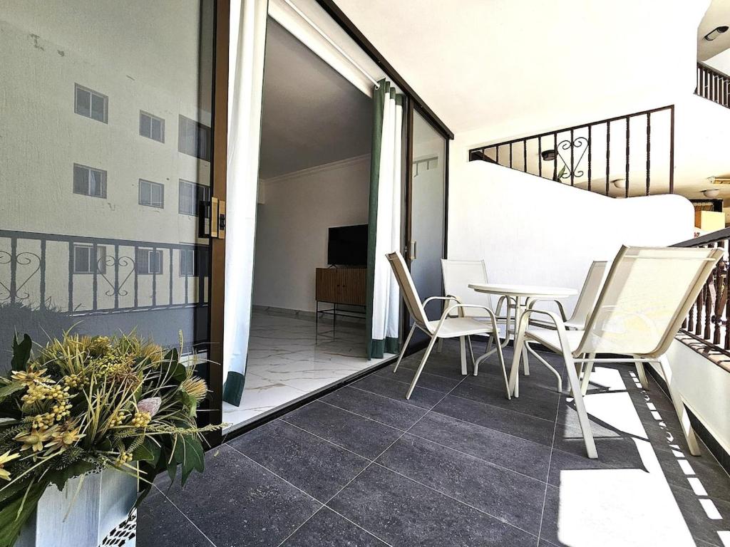 Ada's Nirvana, Heart of Los Cristianos