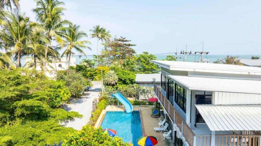 an aerial view of a resort with a swimming pool at Phangpring Beach Resort in Ban Phang Pling