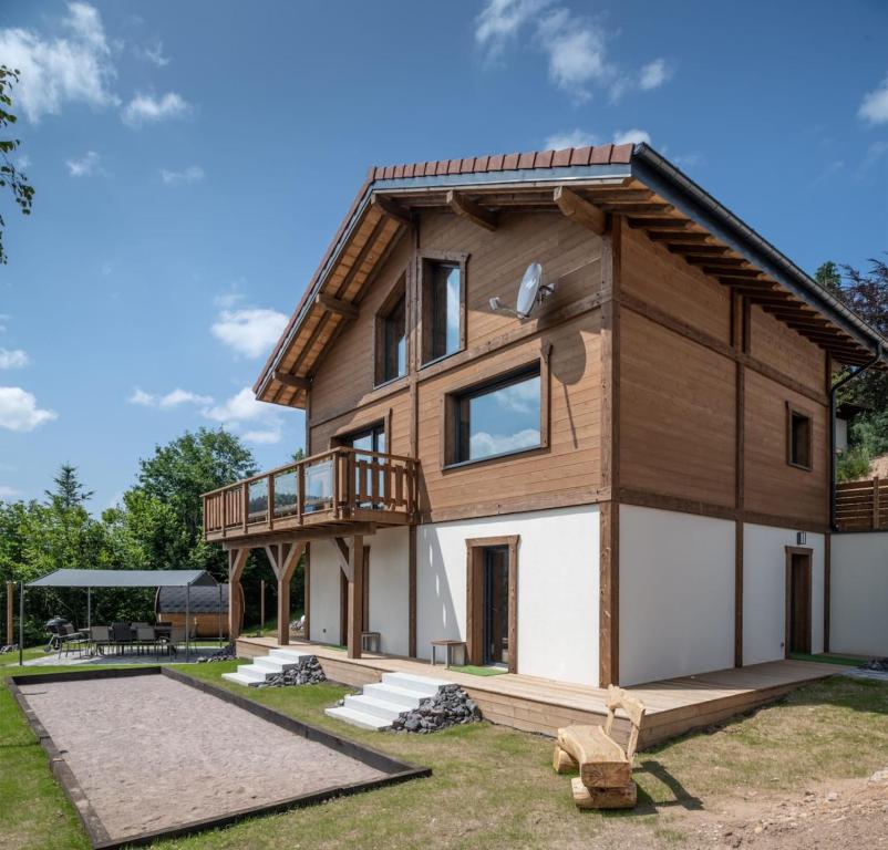 Chalet Le Carnotzet Luxury Chalet with Covered Hot Tub Panoramic Sauna