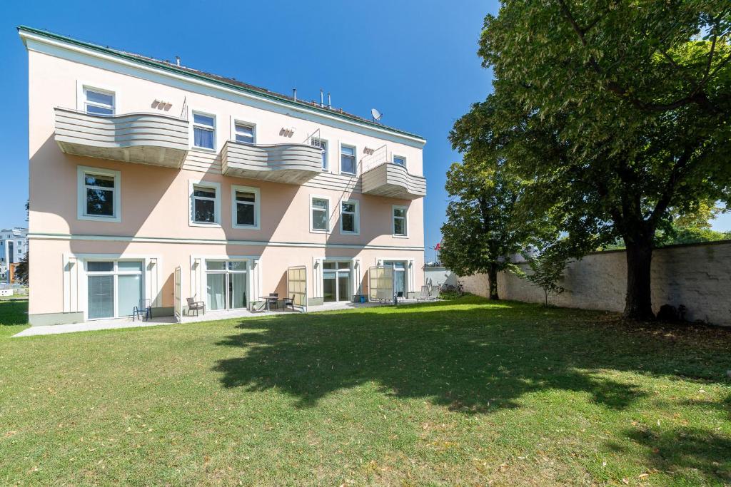 Garden Stay Vienna Airport - by myNests