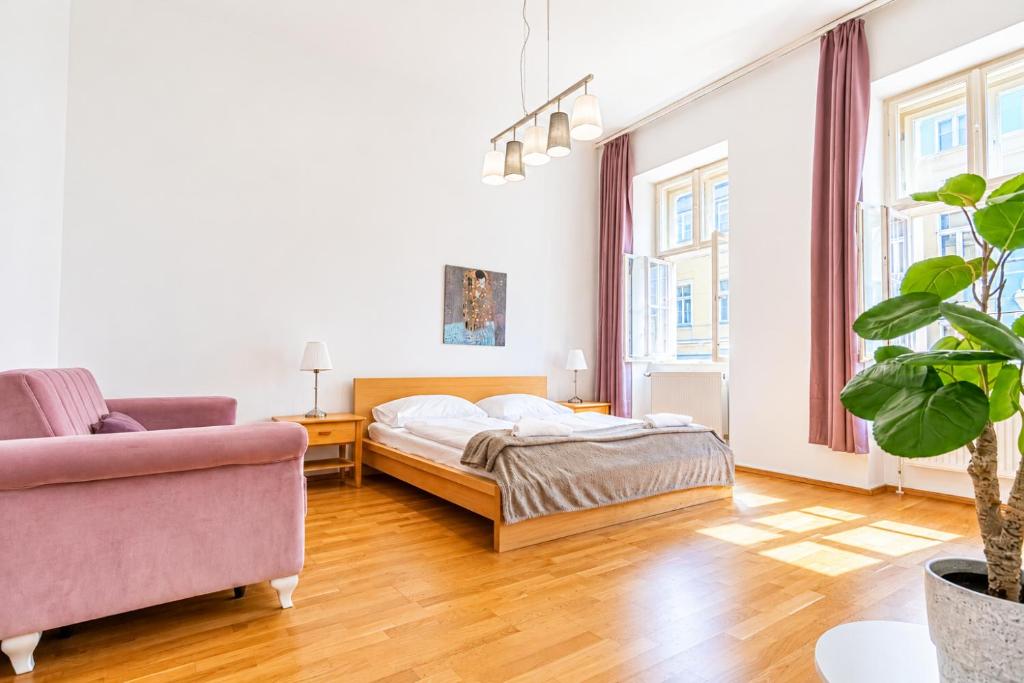 Comfortable Two Bedroom Apartment for Long Stays