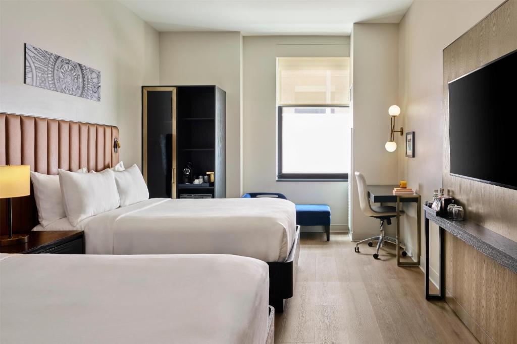 Arlo Chicago - 