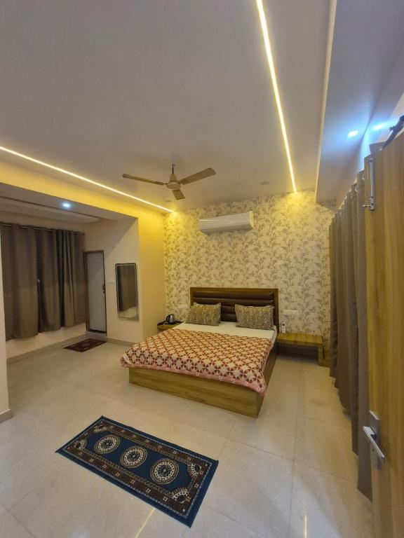Gallery image of Sonawala Grand - Near Kaal Bhairav temple #Lift #Dining & restaurant in Varanasi