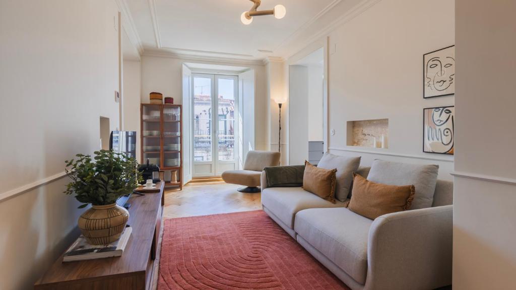 2BDR Lisbon's Historic Baixa Escape by LovelyStay
