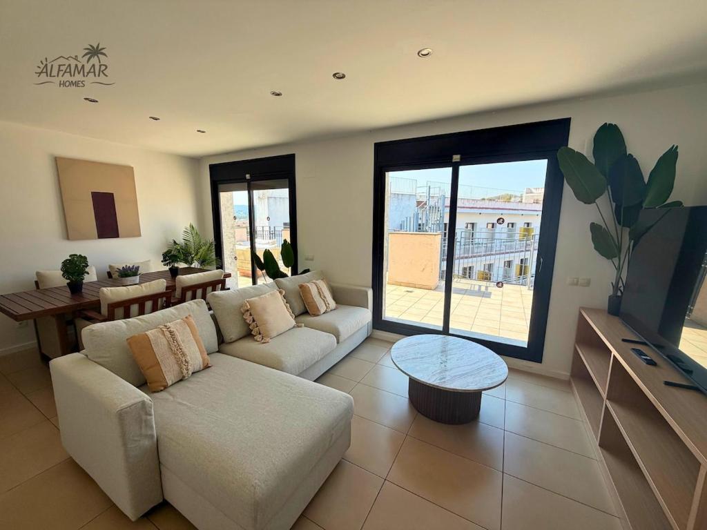 Bella Suite - Modern Apartment with Parking & Pool