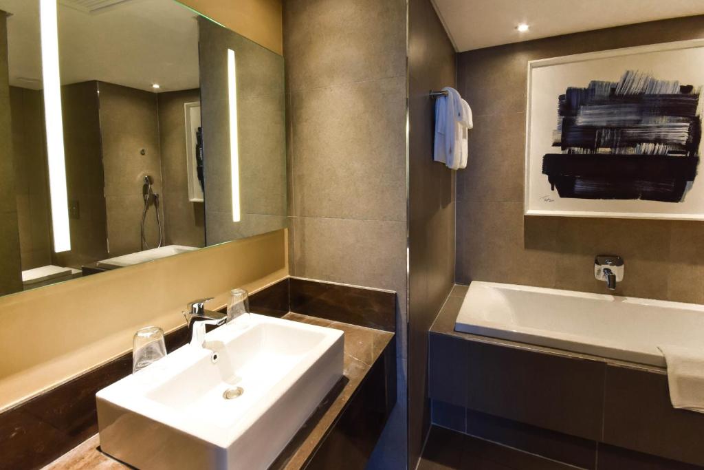 Hotel 2 Fevrier - Apartamento Padrão