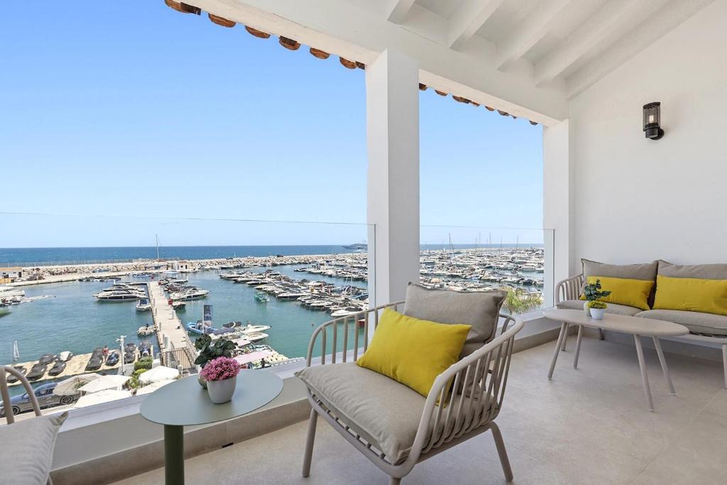 Modern Puerto Banus Frontline Penthouse