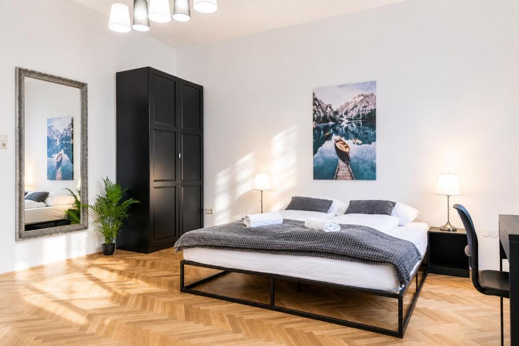 Comfortable 2BR Apartment Near Burggasse