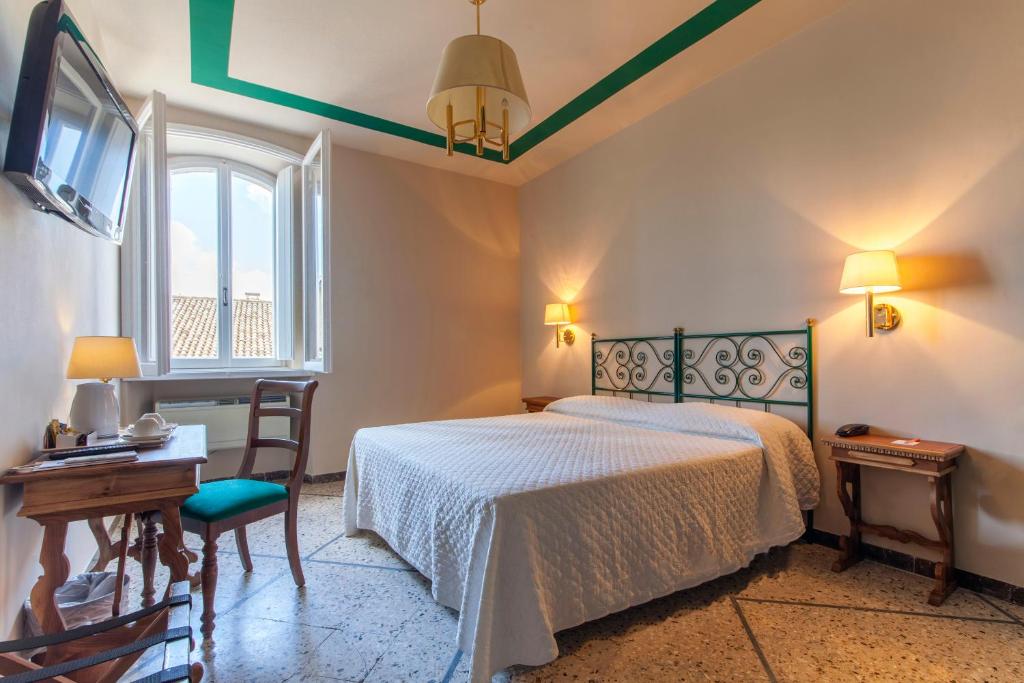 Titano Hotel 3*