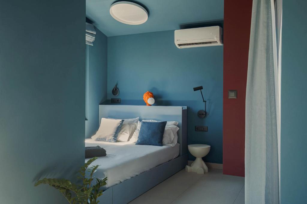 Blue cozy apartment in city center