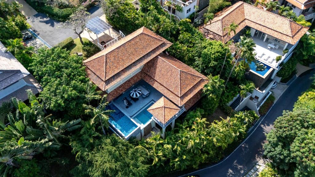 an overhead view of a house with a roof at Katamanda Aliya Pool & Jacuzzi Villa Kata in Kata Beach