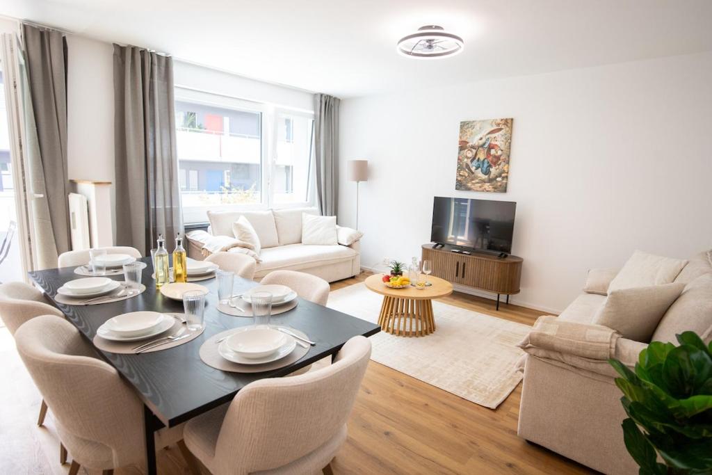 Bright Newly Renovated Apartment with Balcony - Special WHITE RABBIT 21 Apartment, Basel, up to 6 guests